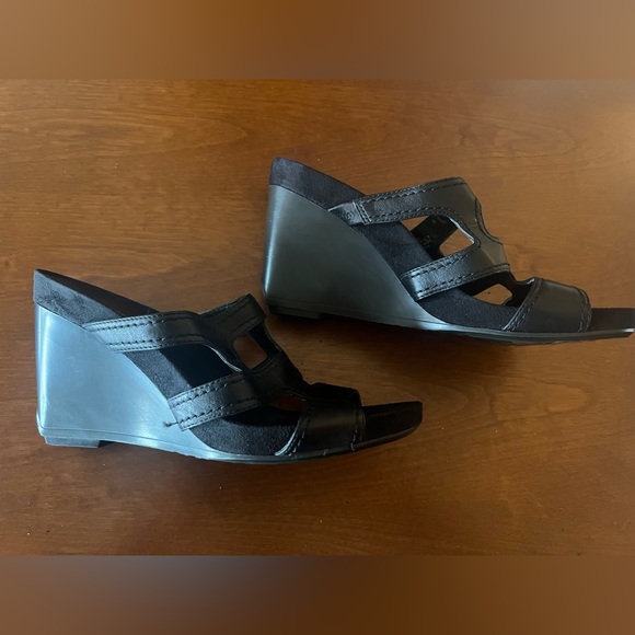 Nine West wedge sandal 9 - Picture 2 of 7